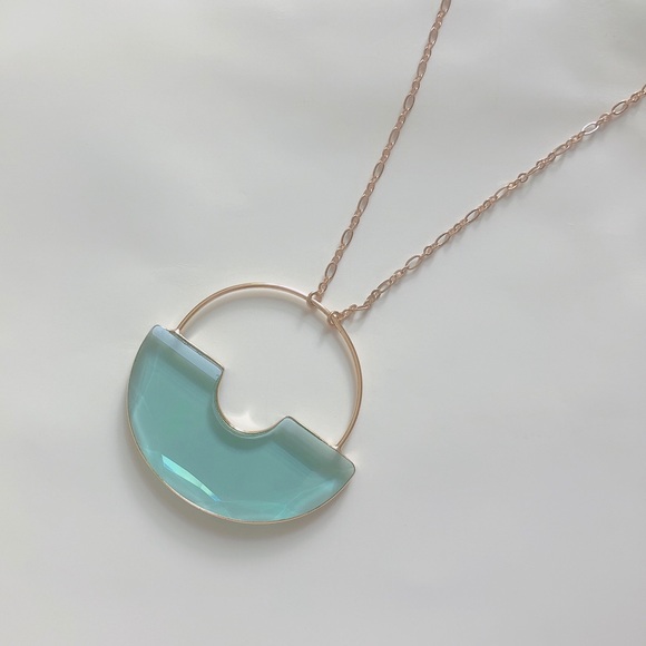 Jewelry - Glass pendant long necklace